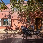 Vila Avocado